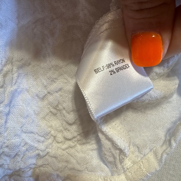 Jane + Delancey White Button-Up Textured Top Size Medium - Picture 5 of 7